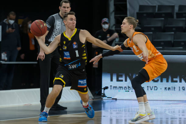 全的争论再 全的争论再