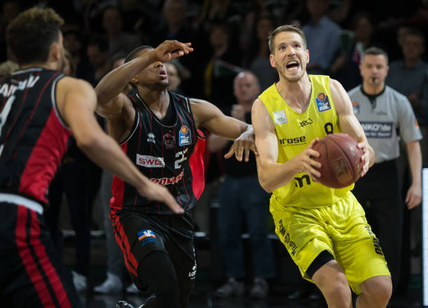 下了多达1 下了多达1