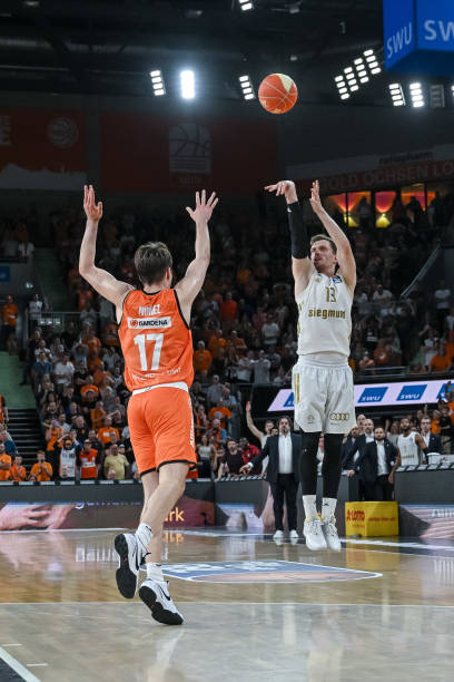 詹姆斯强行 詹姆斯强行