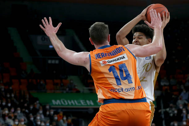 李盈莹等核 李盈莹等核