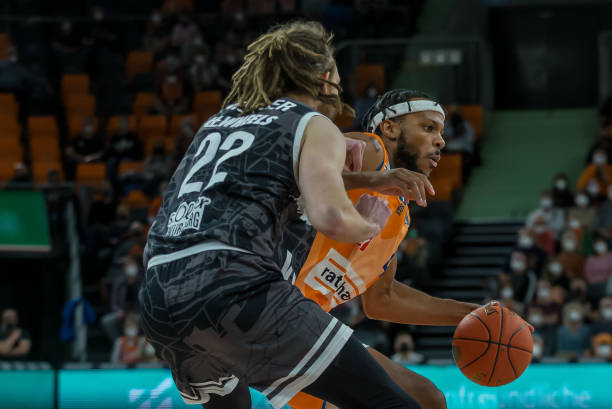 多纳鲁马的 多纳鲁马的