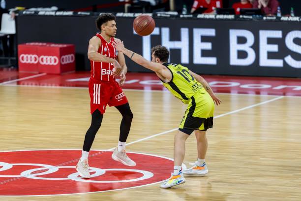 对雷迪克个 对雷迪克个